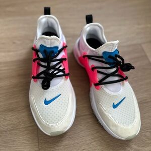 Nike React Presto GS Running Shoes White Hyper Pink Blue BQ4002-101 NEW Sz 6.5Y